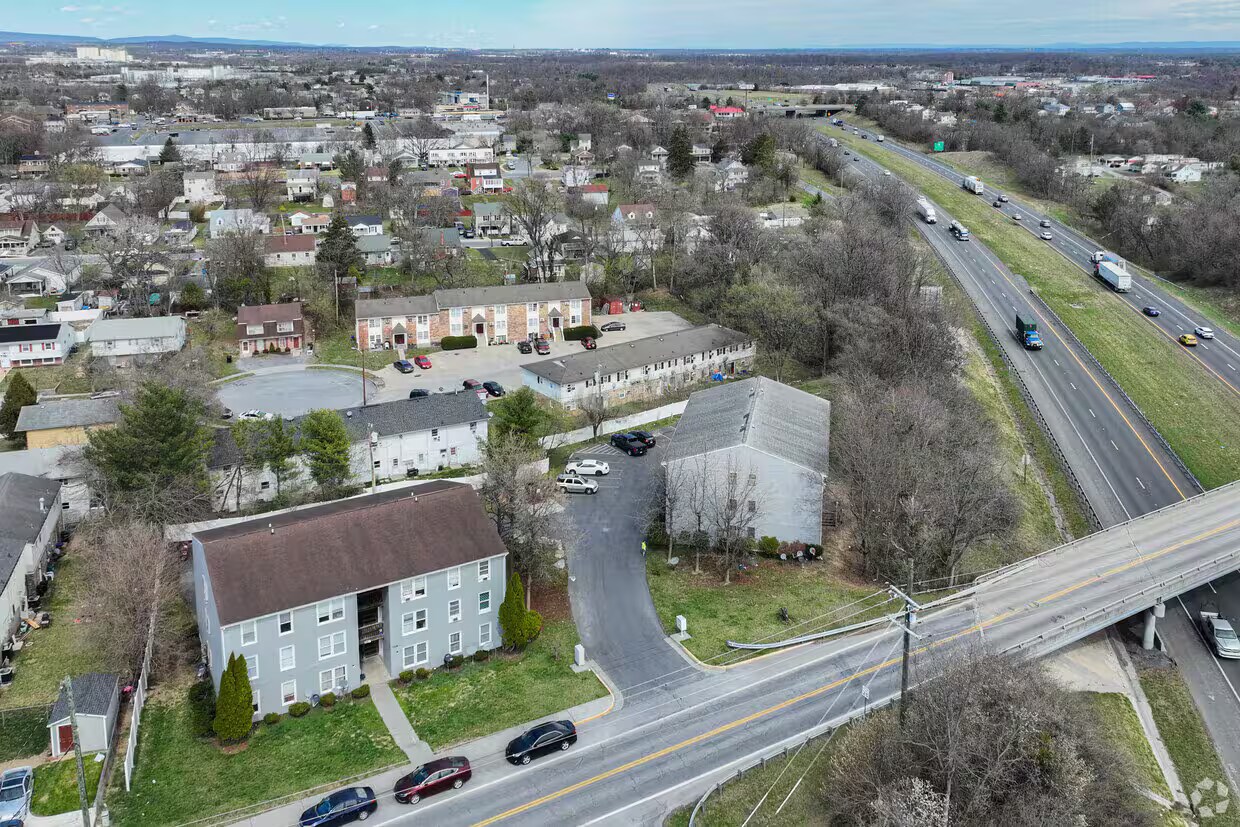 Woodstock Terrace Apartments portefeuille de 1 propriétés à vendre sur LoopNet.ca Photo du bâtiment- Image 1 de 19