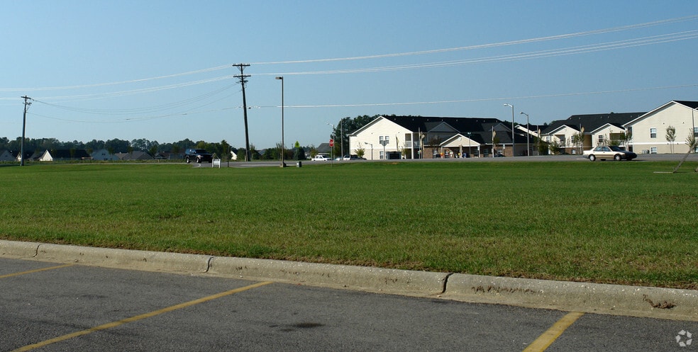 Montibello Shopping Center portfolio of 3 properties for sale on LoopNet.ca - Primary Photo - Image 3 of 5