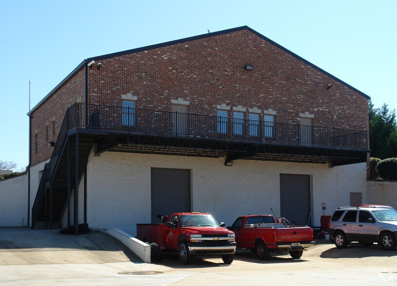 5035 Wallace Dr, Cumming, GA à vendre - Photo du bâtiment - Image 2 de 3