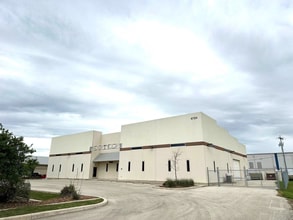 6724 Guada Coma Dr, Schertz, TX for lease Interior Photo- Image 1 of 5