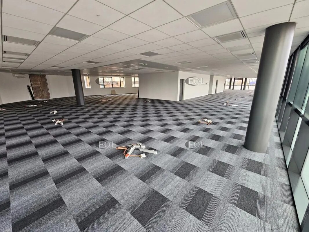 Office in Ivry-sur-Seine for lease Building Photo- Image 1 of 33