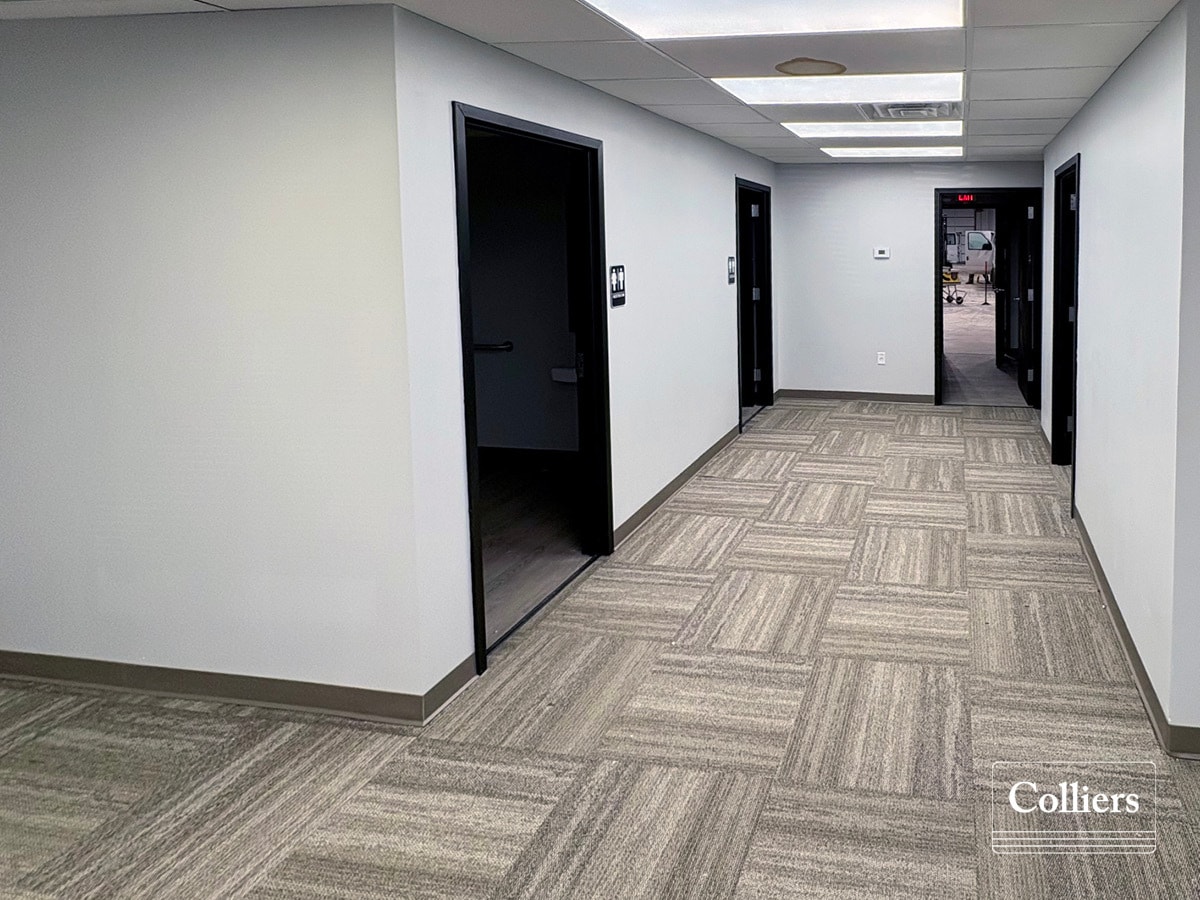 10855-10859 Metro Ct, Maryland Heights, MO for lease Interior Photo- Image 1 of 3