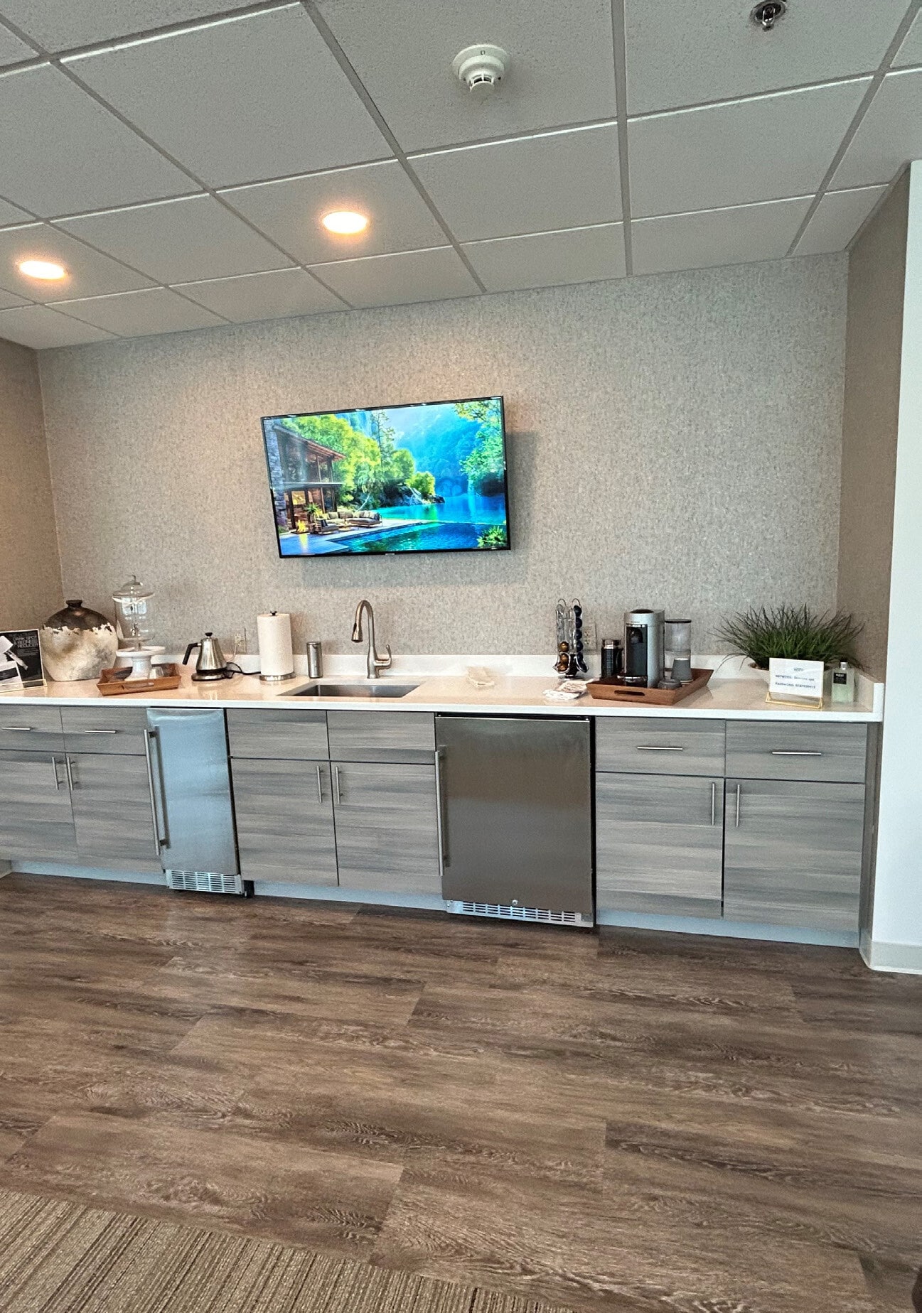 107 Audubon Rd, Wakefield, MA for lease Interior Photo- Image 1 of 7