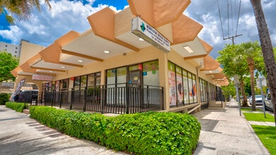 1220 SW 3rd St, Miami, FL à louer Photo du bâtiment- Image 1 de 7