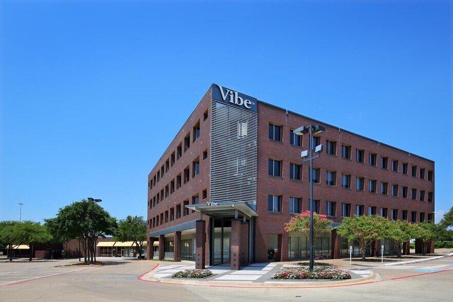 660 N Central Expy, Plano, TX à louer - Photo du bâtiment - Image 3 de 10