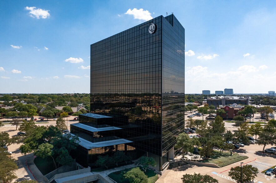 101 E Park Blvd, Plano, TX à louer - Photo du bâtiment - Image 3 de 9