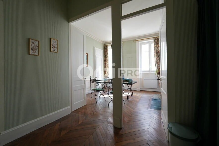 73 Rue Vauban, Lyon for sale - Interior Photo - Image 3 of 10