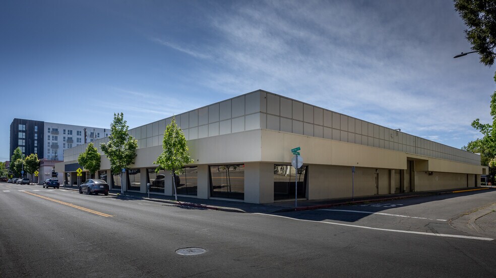 707 5th St, Santa Rosa, CA à louer - Photo du bâtiment - Image 1 de 12