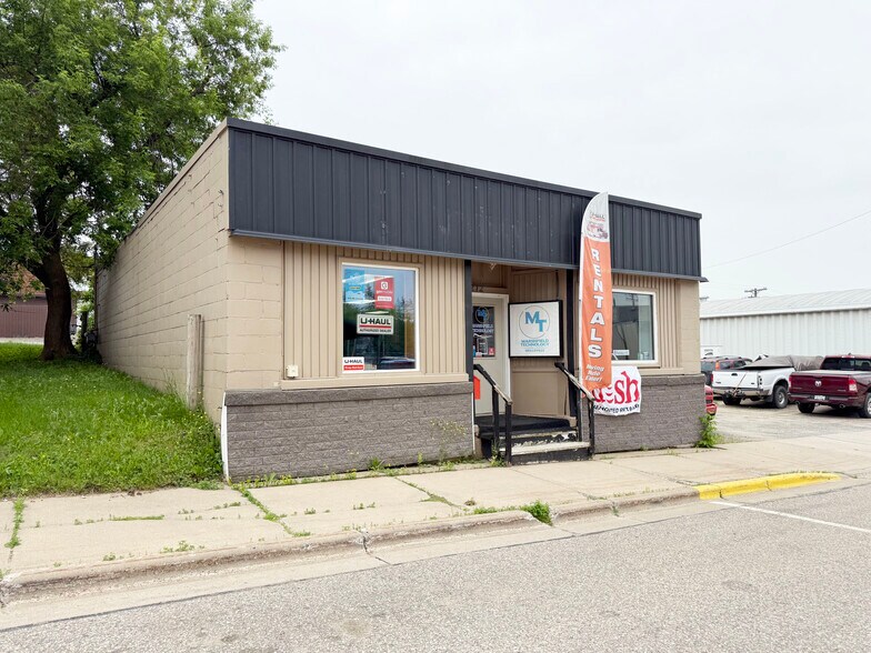 212 W 7th St, Neillsville, WI à vendre - Photo du bâtiment - Image 2 de 15