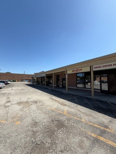 2146 S Mannheim Rd, Westchester, IL à vendre - Photo du bâtiment - Image 2 de 4
