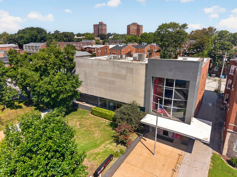 4331 Lindell Blvd, Saint Louis, MO for sale - Building Photo - Image 1 of 9
