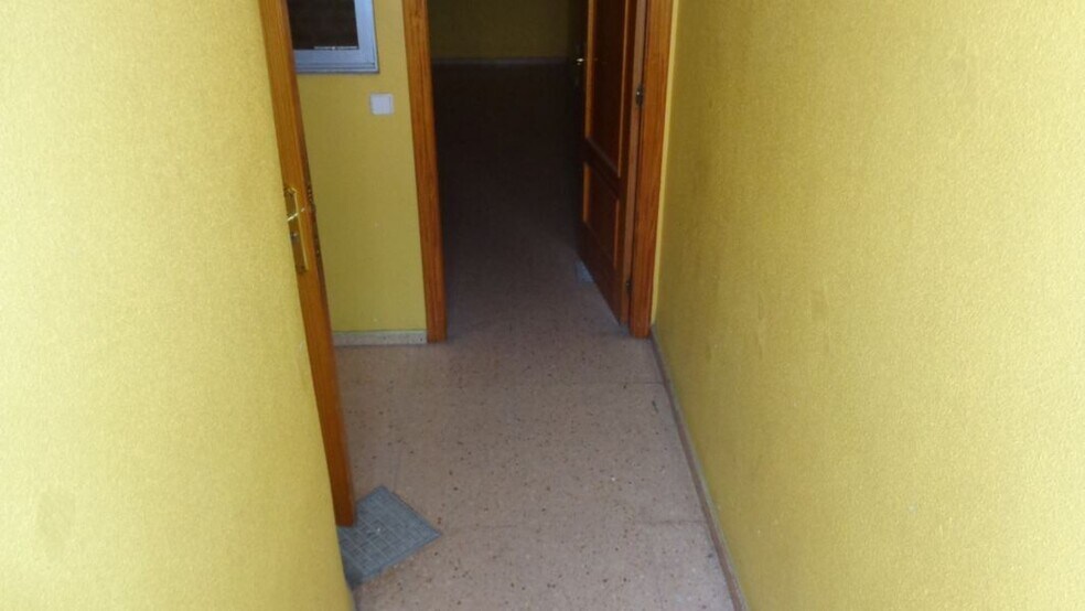 Industrial in Petrer, Alicante for sale - Building Photo - Image 2 of 17
