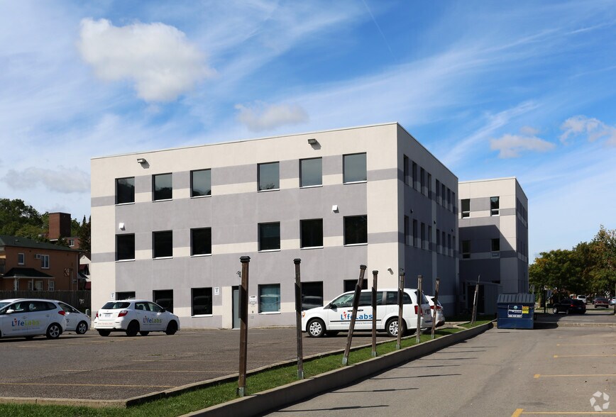 15 Mountain Ave S, Hamilton, ON à louer - Photo du bâtiment - Image 3 de 3