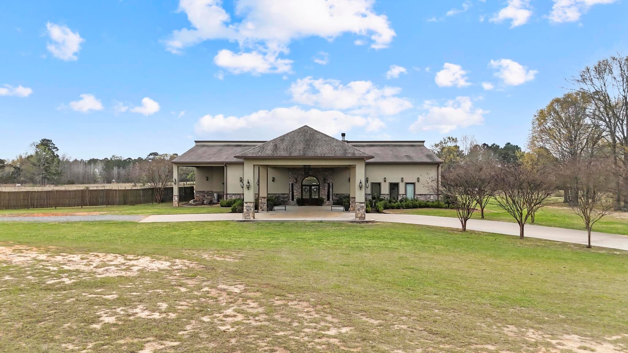 14284 State Highway 322 N, Kilgore, TX for sale Primary Photo- Image 1 of 48