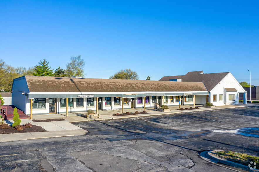 7902-7916 Quivira Rd, Lenexa, KS for lease - Building Photo - Image 3 of 16