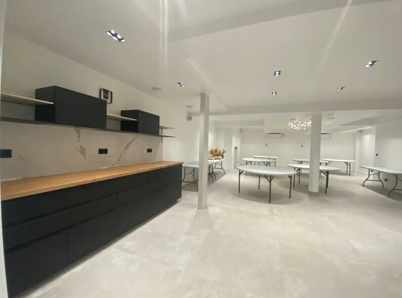 Office in Paris for sale - Building Photo - Image 3 of 9