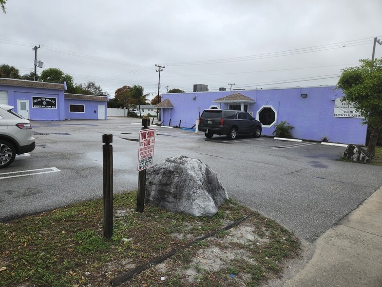 331 N Dixie Hwy, Lake Worth, FL à vendre - Photo du bâtiment - Image 3 de 10