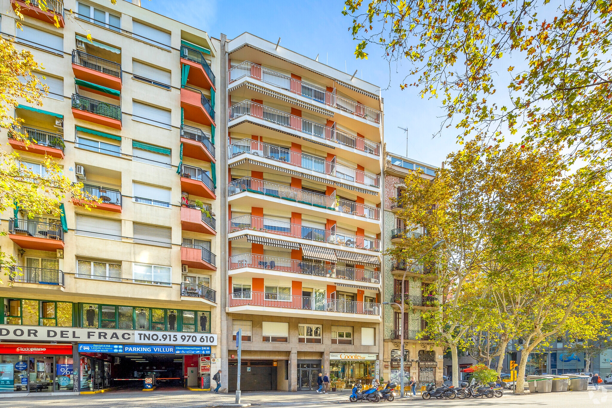 Retail in Barcelona, Barcelona for lease Primary Photo- Image 1 of 3