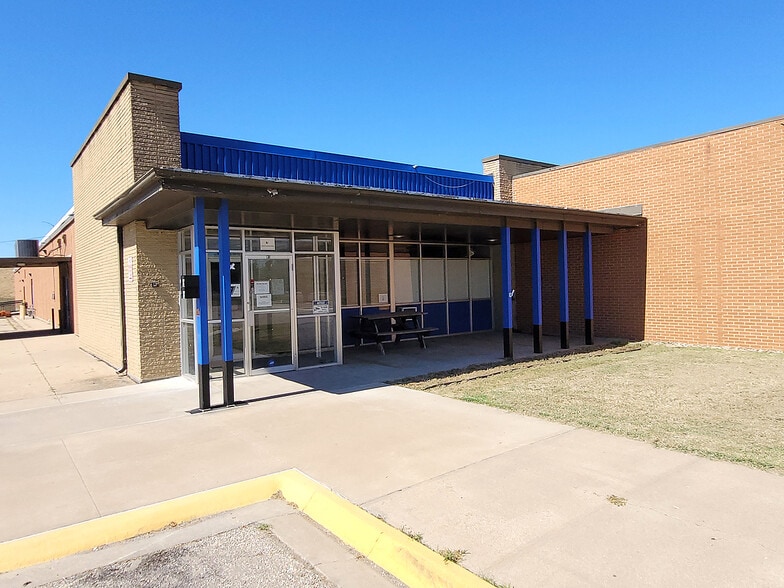 1 S Lorraine St, Hutchinson, KS for sale - Building Photo - Image 3 of 19