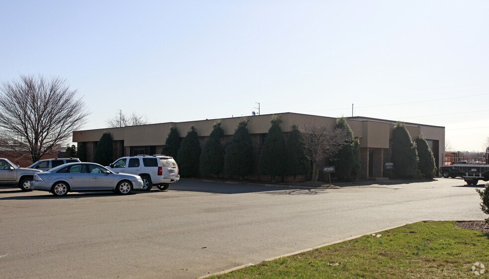 9121 Euclid Ave, Manassas, VA for lease - Primary Photo - Image 1 of 2