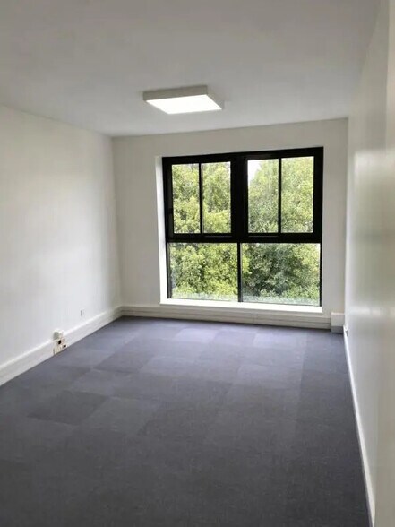 30 Avenue Camus, Nantes à vendre - Photo du bâtiment - Image 3 de 10