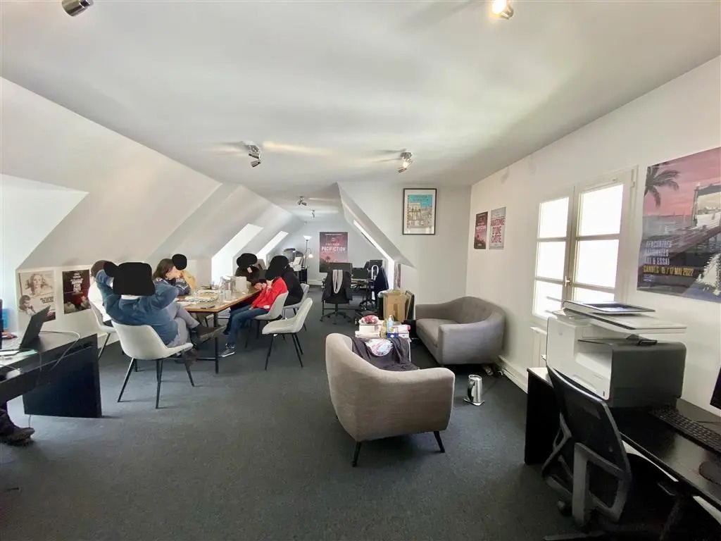 Office in Sèvres for lease Building Photo- Image 1 of 9