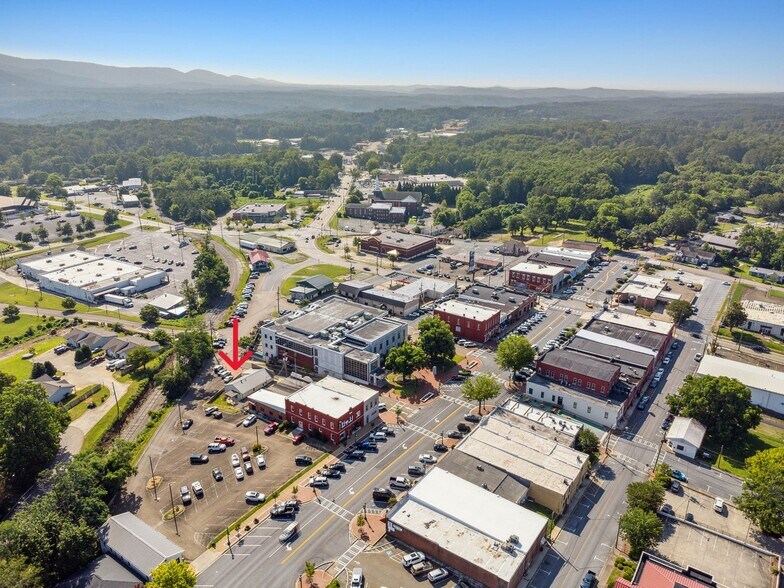 37 Court St, Jasper, GA à louer - Photo du bâtiment - Image 2 de 23