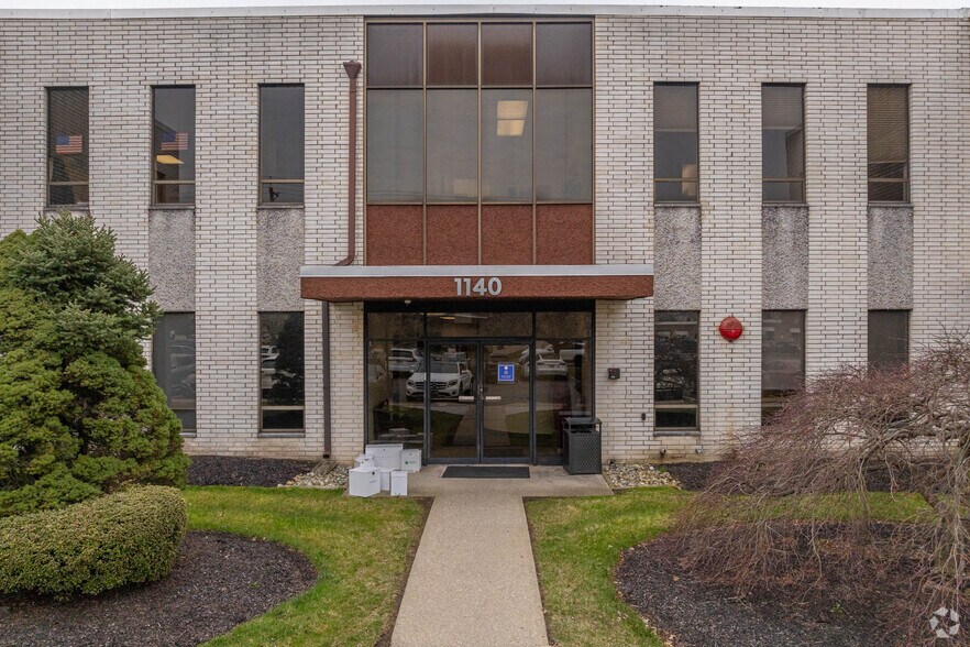 1140 Bloomfield Ave, West Caldwell, NJ à louer - Photo du bâtiment - Image 3 de 4
