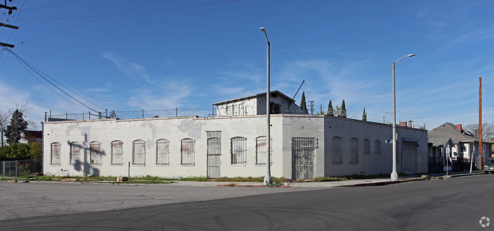 465 E 31st St, Los Angeles, CA à vendre - Photo principale - Image 1 de 4