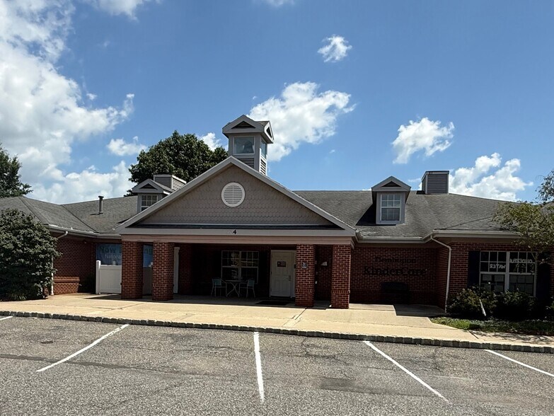 4 Royal Rd, Flemington, NJ à vendre - Photo du bâtiment - Image 2 de 3