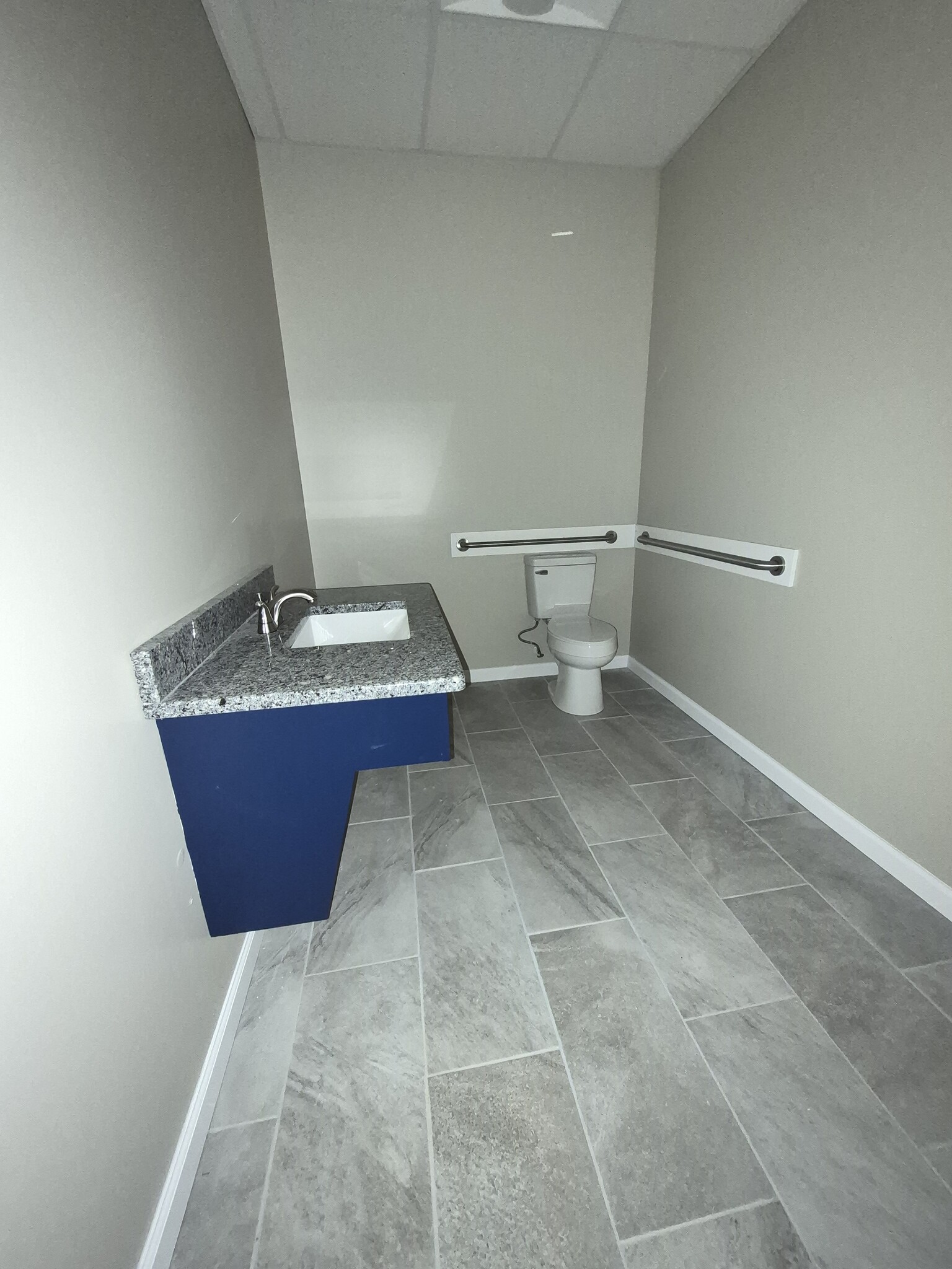 405 Rose St, Sanford, NC for lease Interior Photo- Image 1 of 6