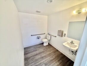 120 Ballantyne St, El Cajon, CA for lease Interior Photo- Image 2 of 7