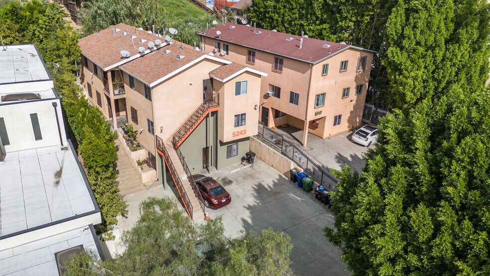 5243 Huntington Dr N, Los Angeles, CA à vendre - Photo du bâtiment - Image 2 de 8
