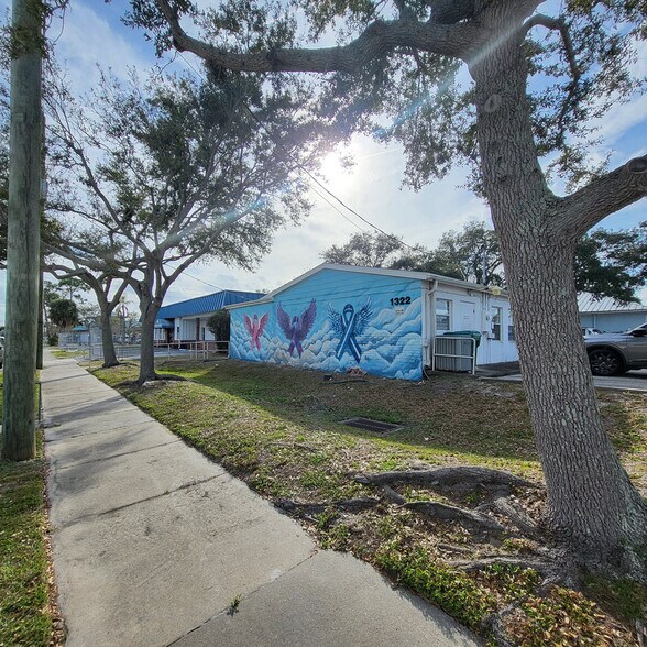 1322 Oak St, Melbourne, FL à vendre - Photo du bâtiment - Image 3 de 16