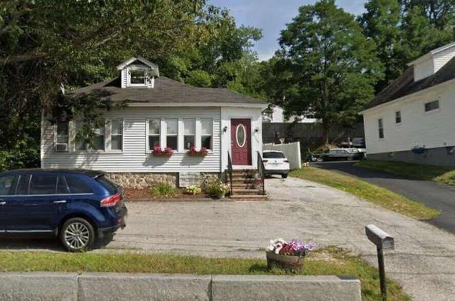 1095, 1097, & 1099 Hooksett Rd Potfolio portefeuille de 1 propriétés à vendre sur LoopNet.ca - Photo du bâtiment - Image 2 de 5