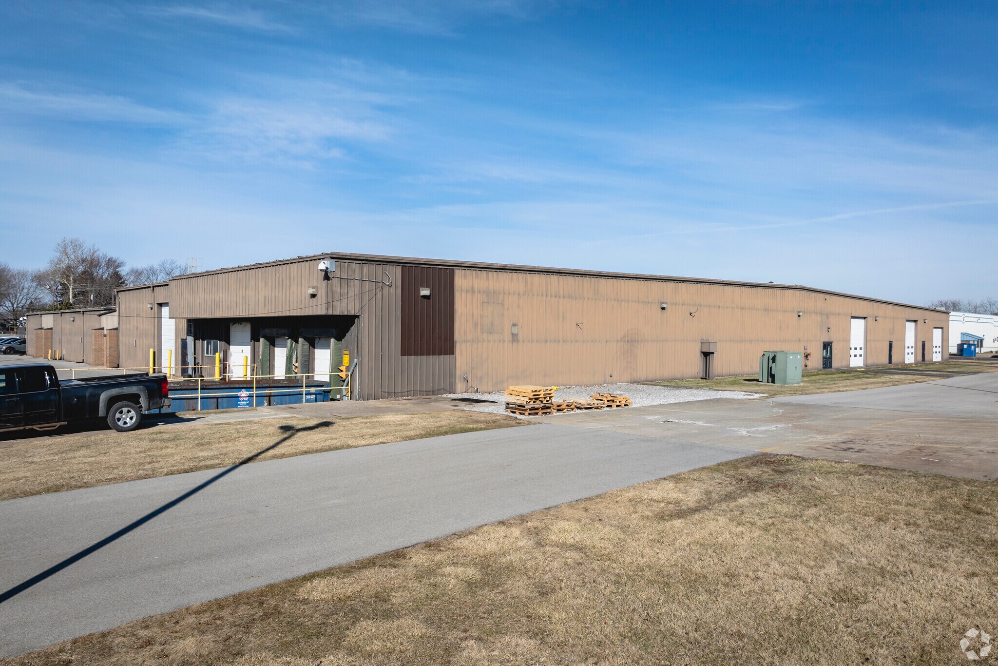 2249 Tracy Rd, Northwood, OH à vendre Photo principale- Image 1 de 7