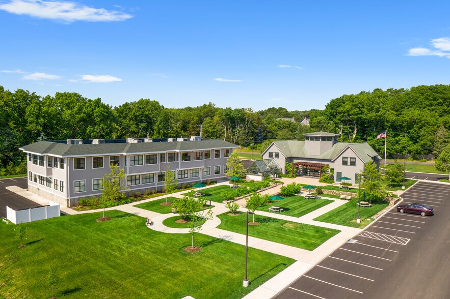 350 Goose Ln, Guilford, CT à louer - Photo du bâtiment - Image 3 de 10