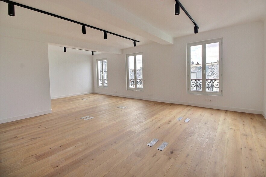 55 Rue Du Faubourg Montmartre, Paris à louer - Photo du bâtiment - Image 2 de 28