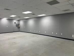2734 W Kingsley Rd, Garland, TX for lease Interior Photo- Image 2 of 3