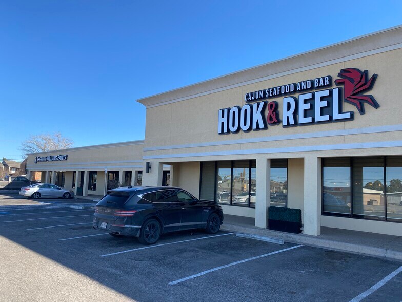 Midland Dr, Midland, TX à louer - Photo du bâtiment - Image 2 de 9