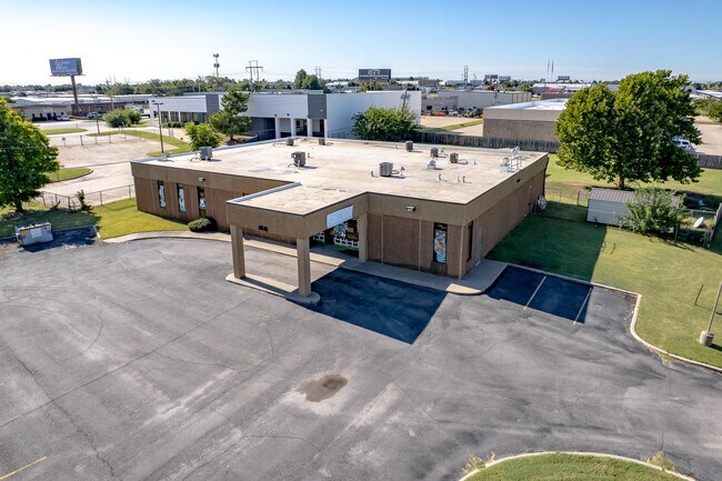 Plus de détails pour 4520 SW 33rd St, Oklahoma City, OK - Commerce de détail à vendre