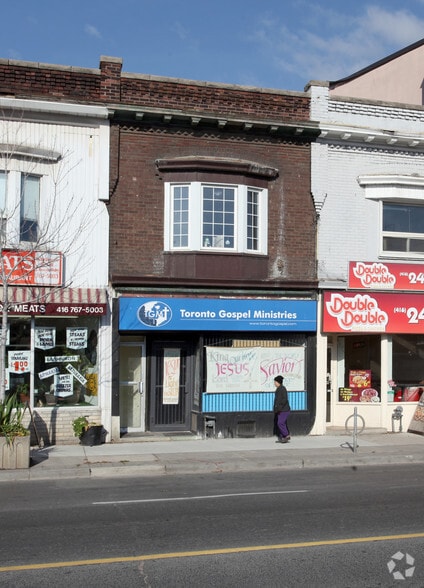 2800 Dundas St W, Toronto, ON for sale - Primary Photo - Image 1 of 1