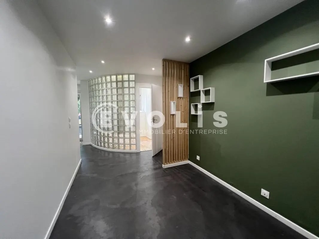 Retail in Joinville-le-Pont for sale Interior Photo- Image 1 of 11