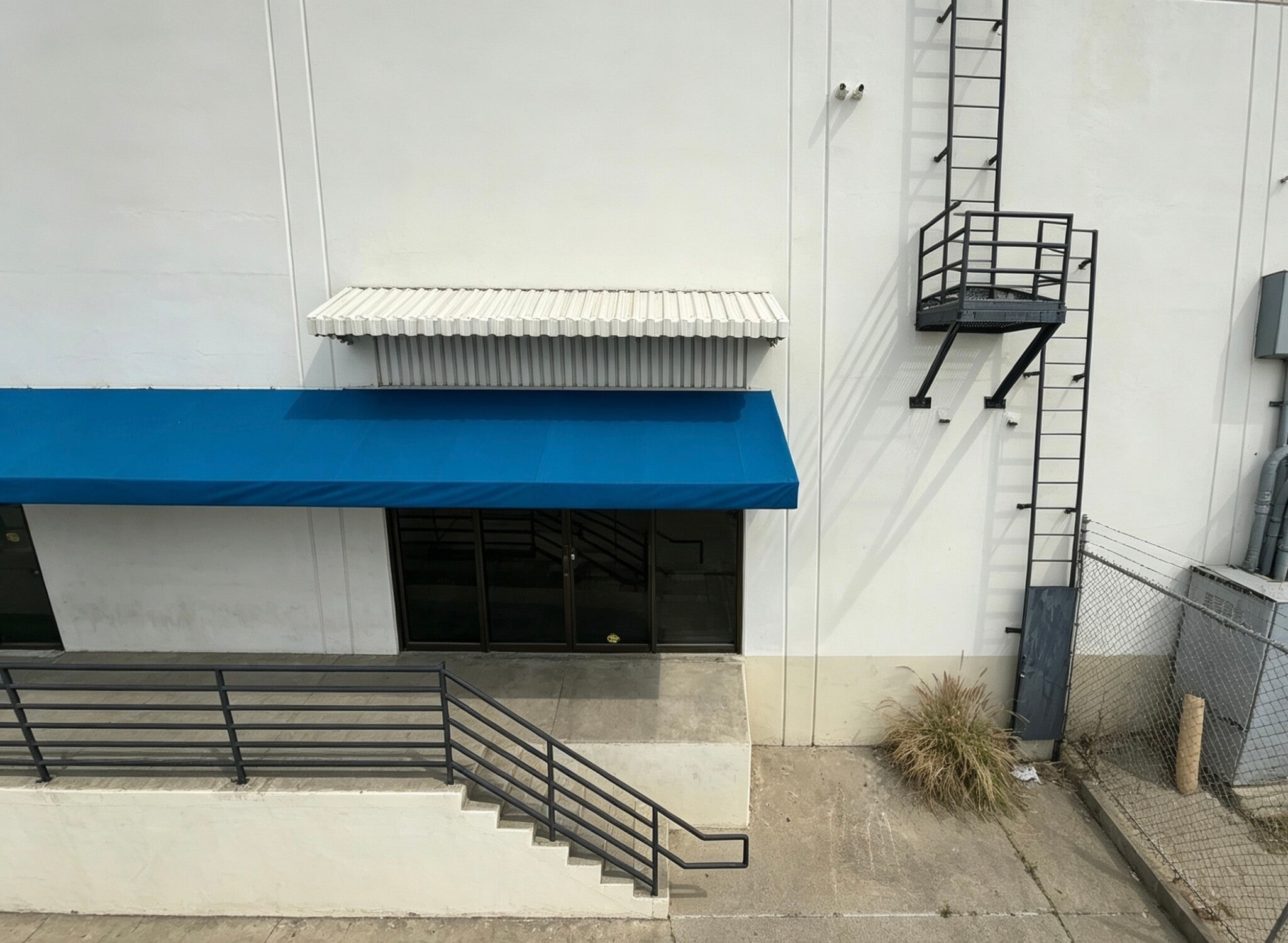 5455 E La Palma Ave, Anaheim, CA à louer Photo du bâtiment- Image 1 de 11