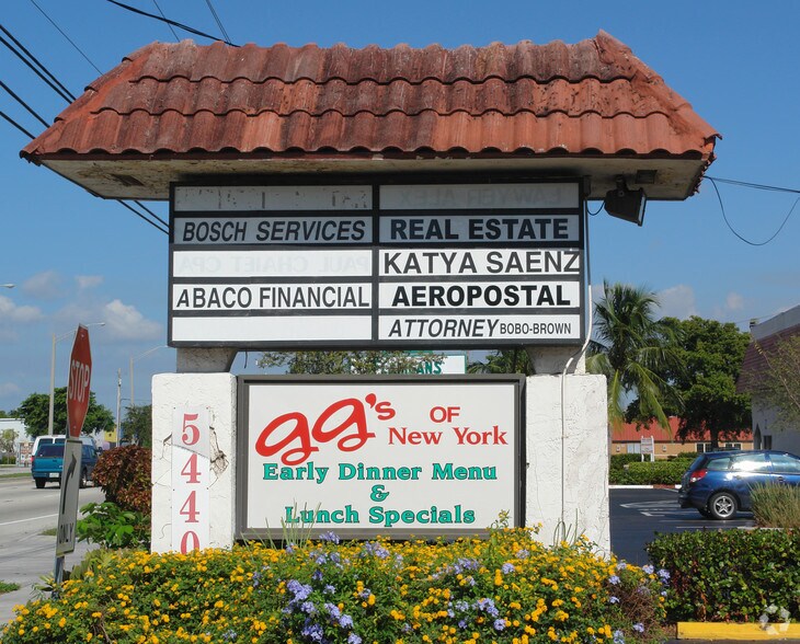 5440 N State Road 7, Fort Lauderdale, FL à louer - Photo du bâtiment - Image 2 de 5