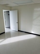 170 N Arrowhead Ave, Rialto, CA à louer Photo intérieure- Image 2 de 10