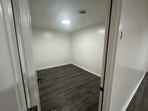 103 Queen St, Georgetown, SC for lease Interior Photo- Image 1 of 14