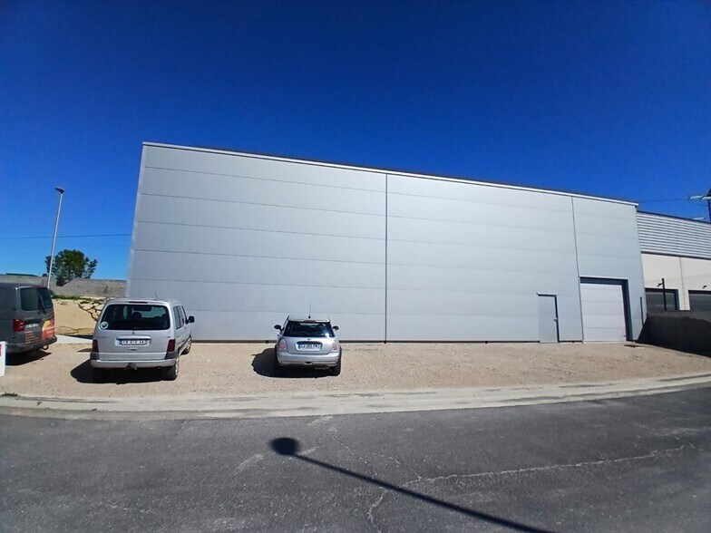 Retail in Béziers for lease - Building Photo - Image 2 of 9
