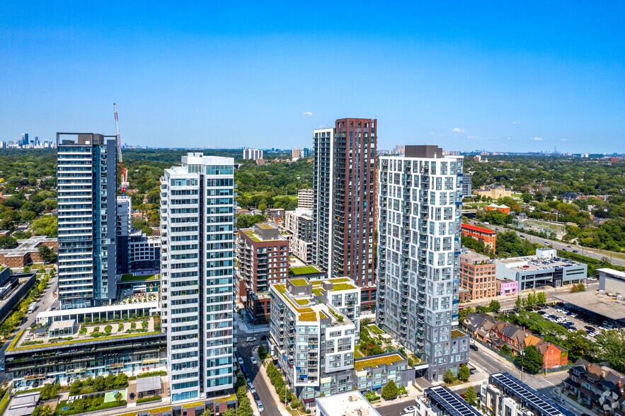 674 Dundas St E, Toronto, ON à louer - Aérien - Image 3 de 4