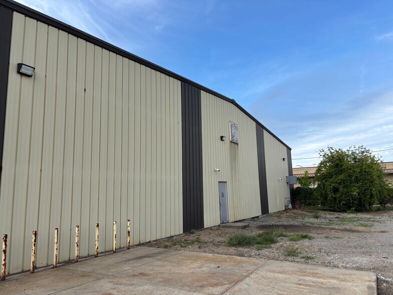 1137 S Lafayette Blvd, South Bend, IN à vendre - Photo du bâtiment - Image 3 de 12